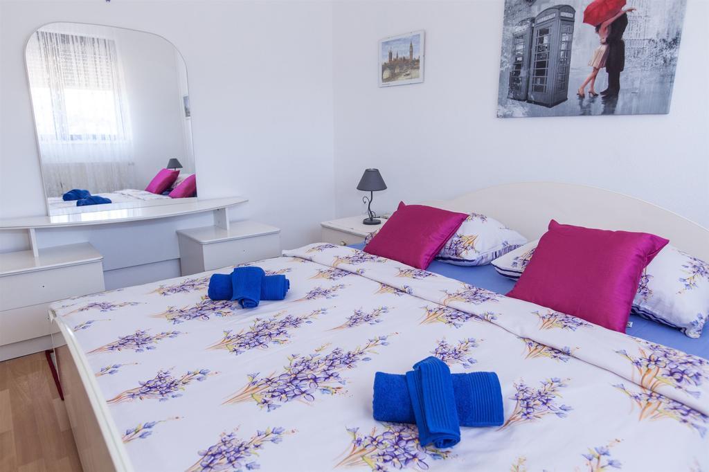 Apartments Vita Novi Vinodolski Habitación foto