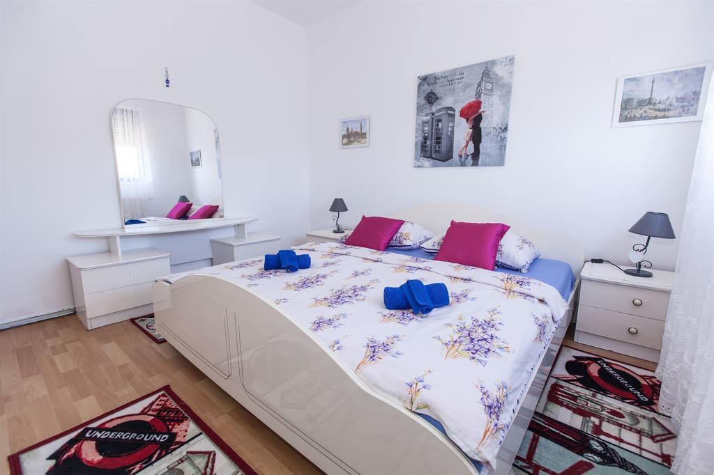Apartments Vita Novi Vinodolski Habitación foto